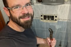 Čistenie a opravy zabudovaných/vstavaných WC v Nitre a okolí